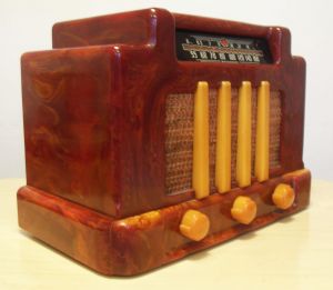 Radio in Bakelite plastic